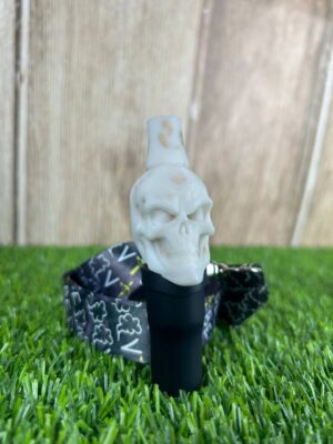 Персональный мундштук Vibe Hookah Skull White – Стиль и Индивидуальность